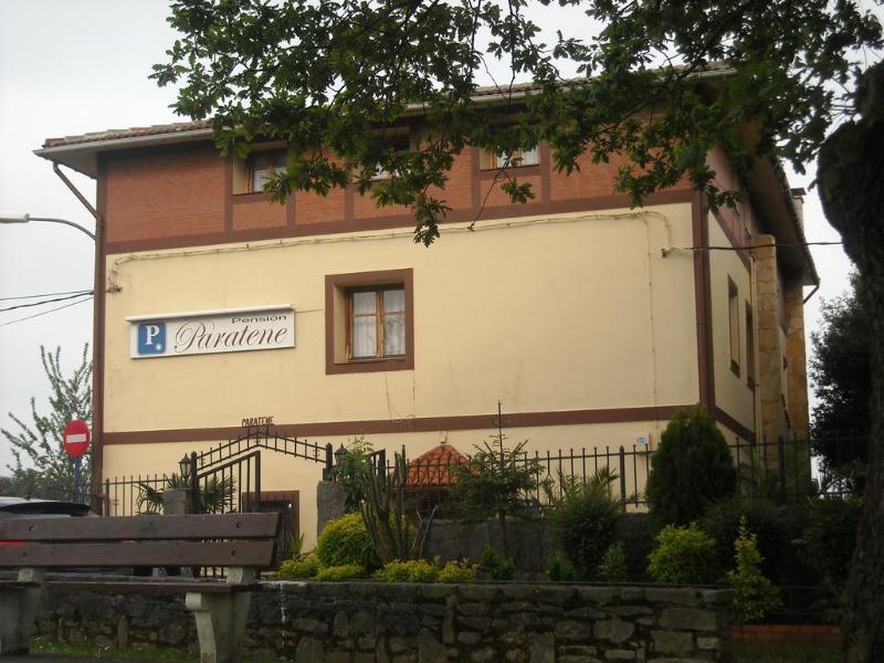 Paratene Ostatu Habitaciones Erandio Exteriör bild